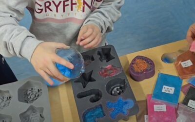 Drugi razredi izrađivali božićne sapune